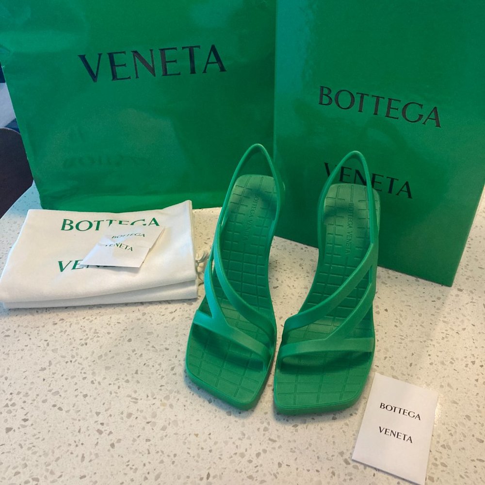 NEW Bottega Veneta Jimbo Sandal in Parakeet Green Size IT/EU 39 - Retail $890 - Picture 7 of 16
